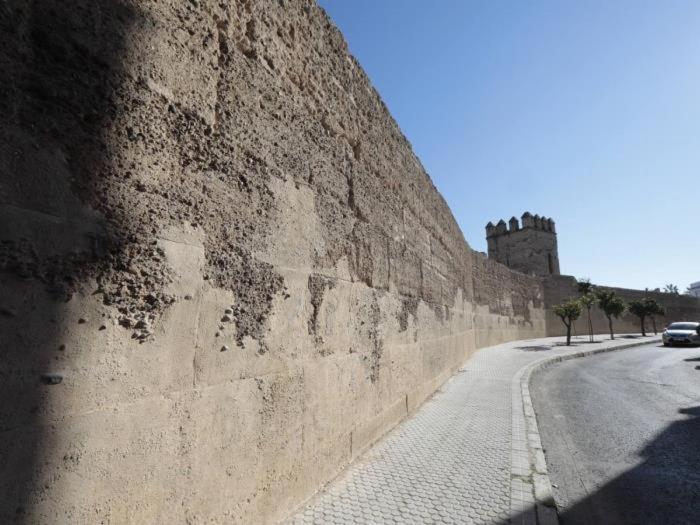 La Muralla De Sevilla Exterior foto